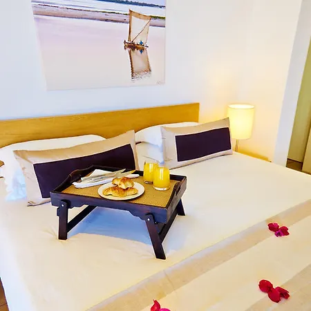 Bon Azur Beachfront Suites & Penthouses With Lov Trou aux Biches Zimmer foto