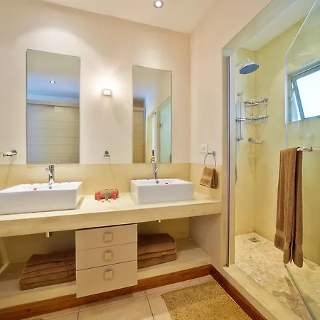 Bon Azur Beachfront Suites & Penthouses With Lov Trou aux Biches Zimmer foto