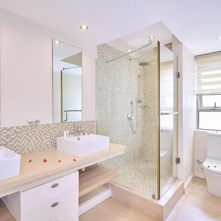 Bon Azur Beachfront Suites & Penthouses With Lov Trou aux Biches Exterior foto