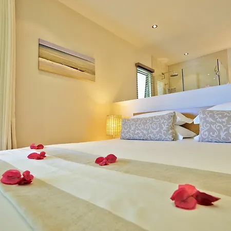 Bon Azur Beachfront Suites & Penthouses With Lov Trou aux Biches Exterior foto