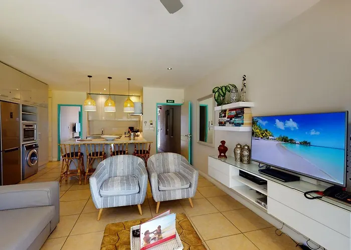 Bon Azur Beachfront Suites & Penthouses With Lov
