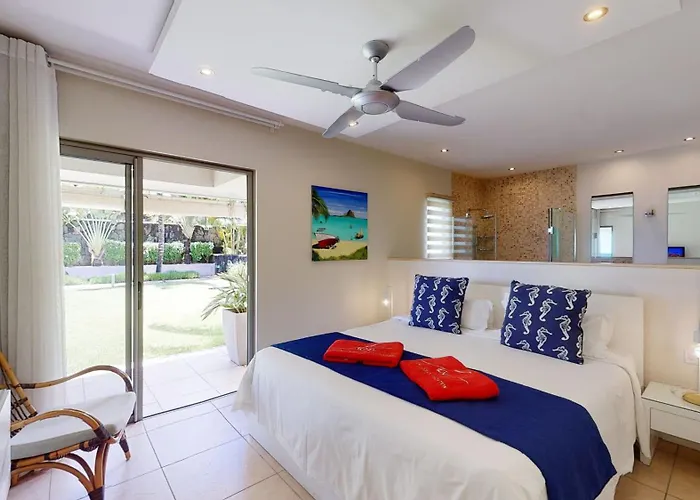 Bon Azur Beachfront Suites & Penthouses With Lov
