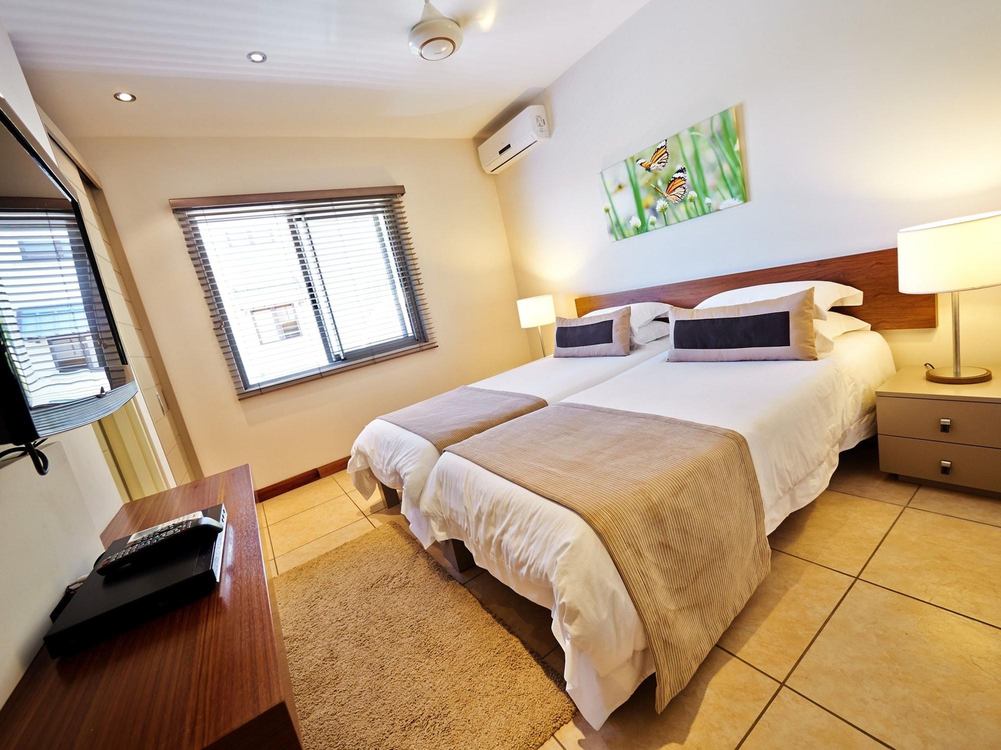 Bon Azur Beachfront & Penthouses With Lov Trou aux Biches