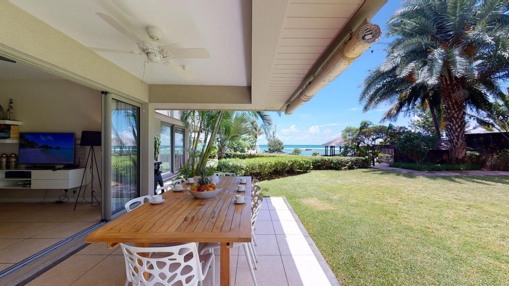 Apartment Bon Azur Beachfront & Penthouses With Lov