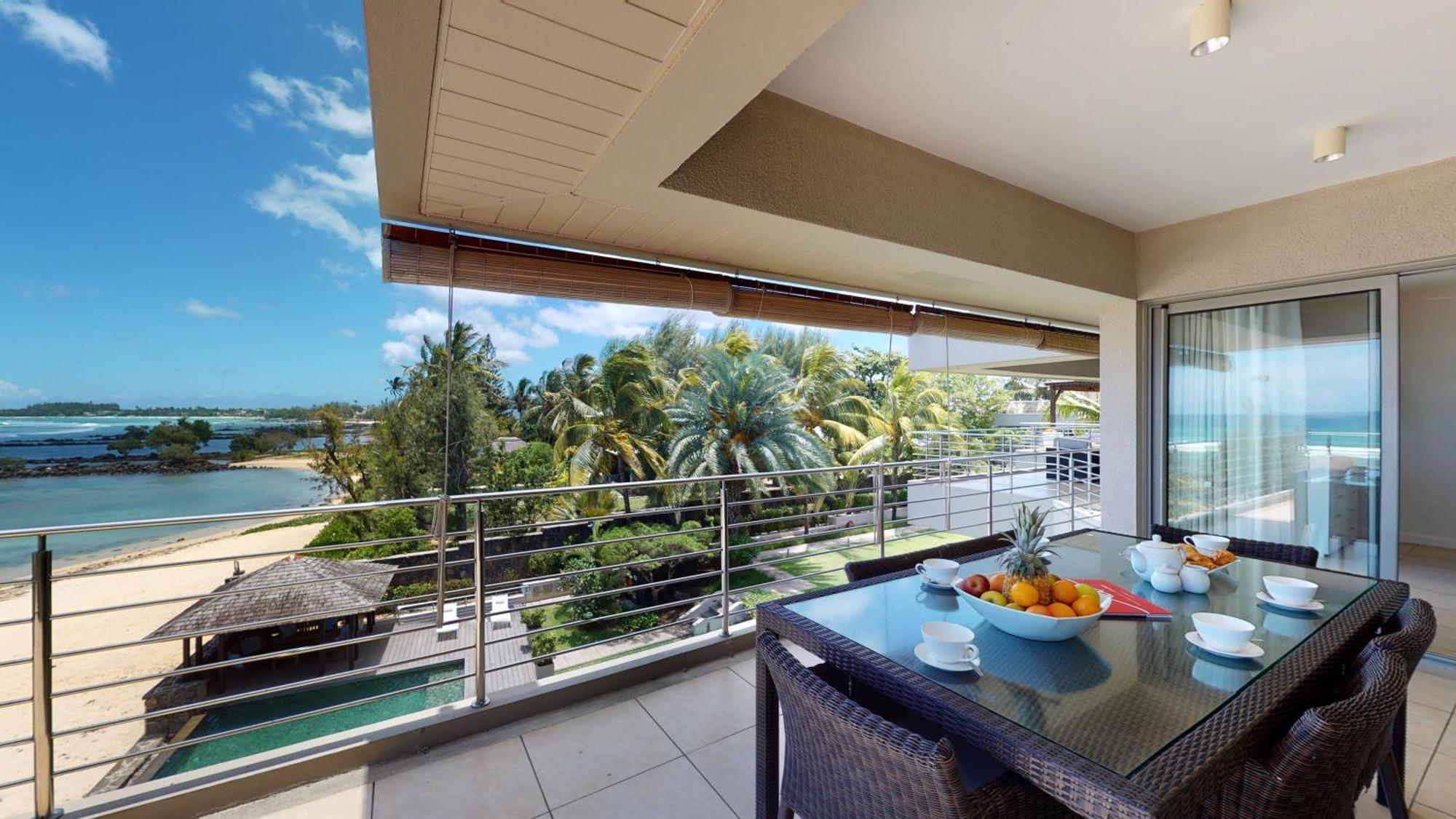 Bon Azur Beachfront & Penthouses With Lov