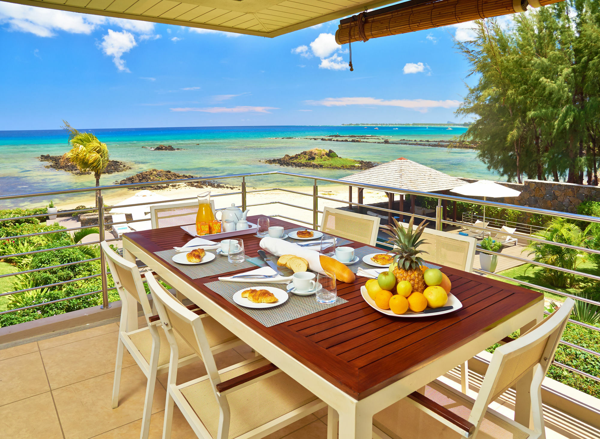 Bon Azur Beachfront & Penthouses With Lov *