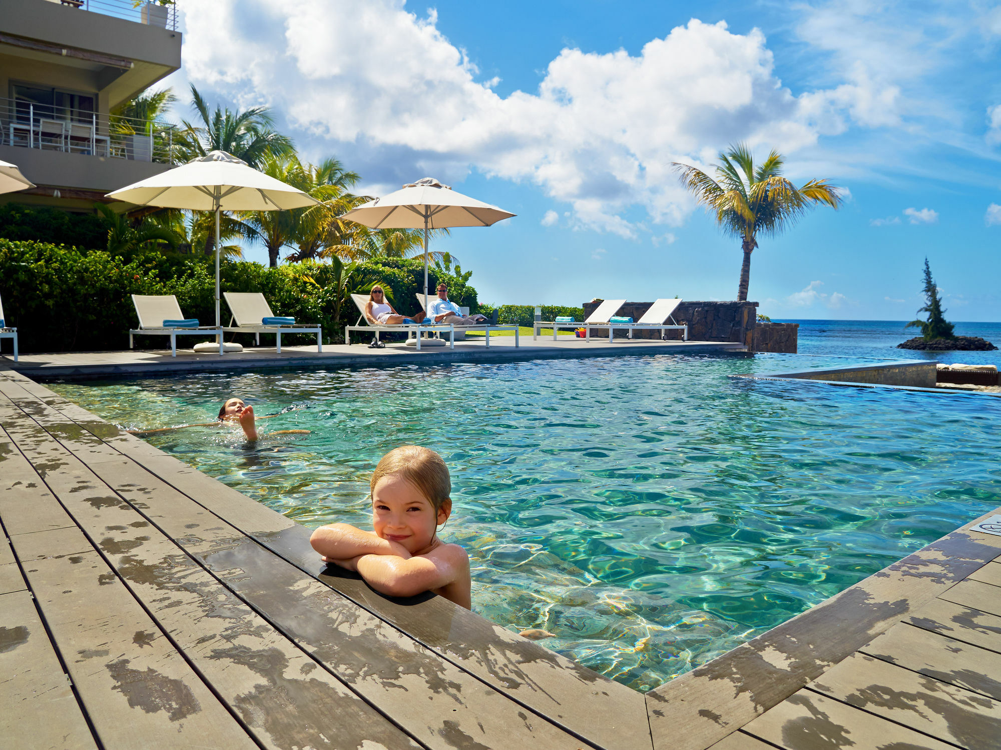 Bon Azur Beachfront & Penthouses With Lov Apartment