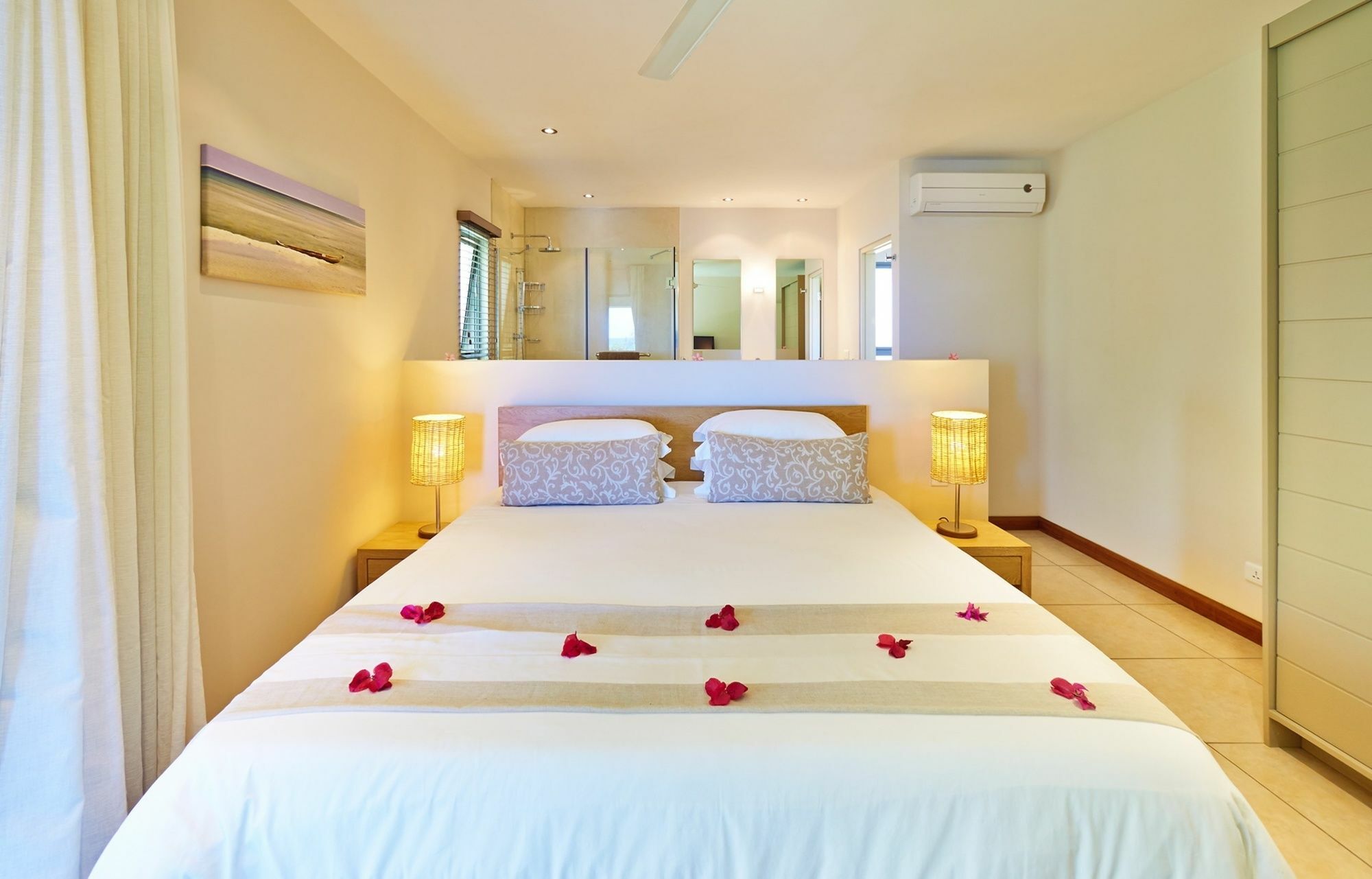Bon Azur Beachfront & Penthouses With Lov *